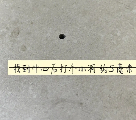 漠河瓷砖空鼓维修公司专业解答在瓷砖铺贴过程中，如果砂料搅拌不均匀，将会带来以下问题