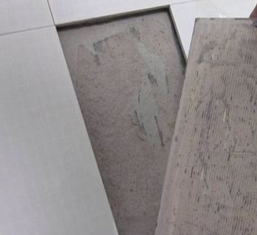 漠河瓷砖空鼓维修公司分享瓷砖铺贴时如果打浆（即涂抹在瓷砖背面和基层上的砂浆或瓷砖胶）过少，会带来以下问题